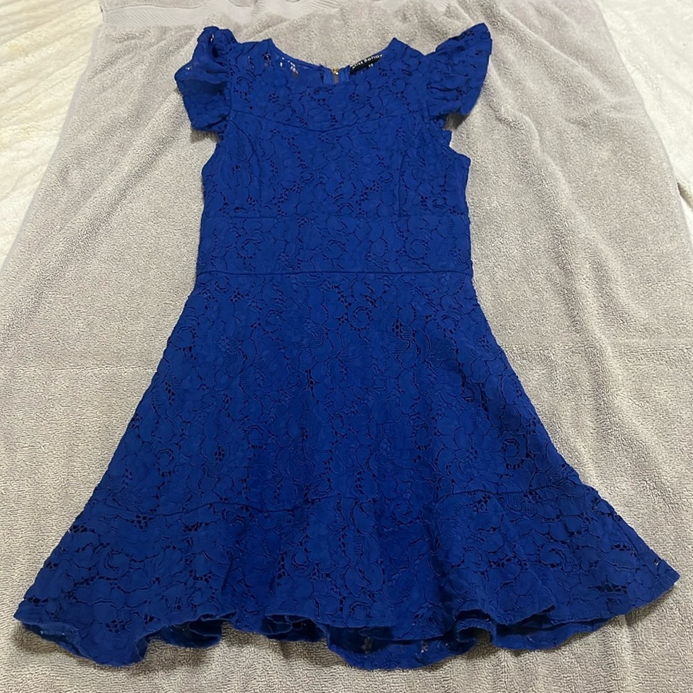 Girls lace dress